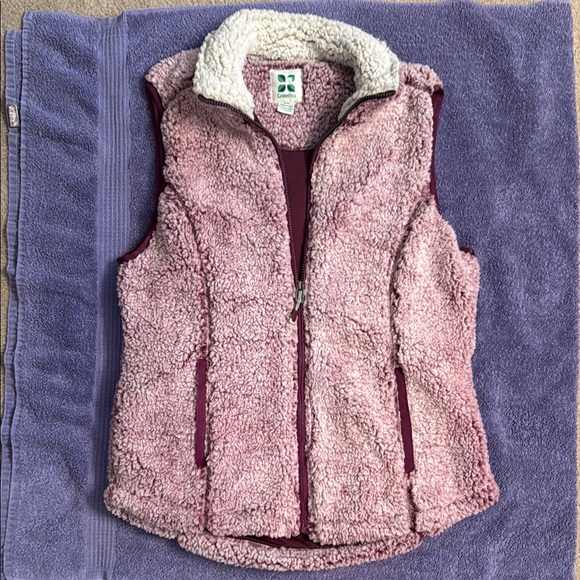 Green Tea Women’s Pink Sherpa Vest - Picture 1 of 3